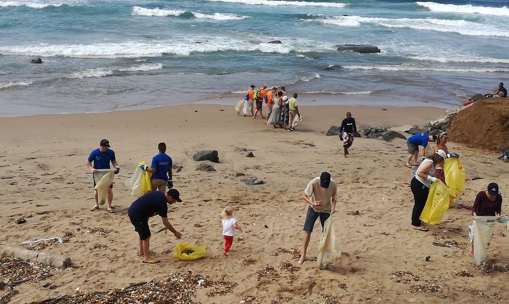 © Sue Viljoen Beach cleanup